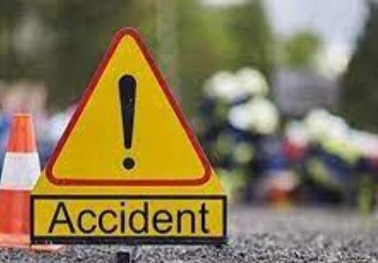 मंडी: अनियंत्रित होकर गहरी खाई में गिरी गाड़ी, 2 युवकों कि मौत, एक की हालत गंभीर 