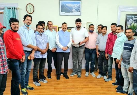 शिमला : शत प्रतिशत कोविड टीकाकरण करने की उपलब्धि पर प्रदेश सरकार को बधाई 